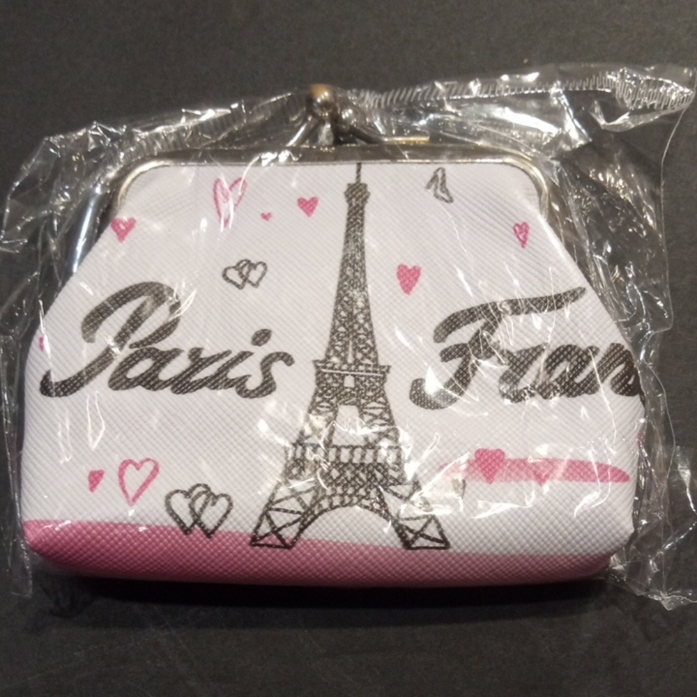 NWOT Paris Print Pink and White Kiss-Lock Coin Purse